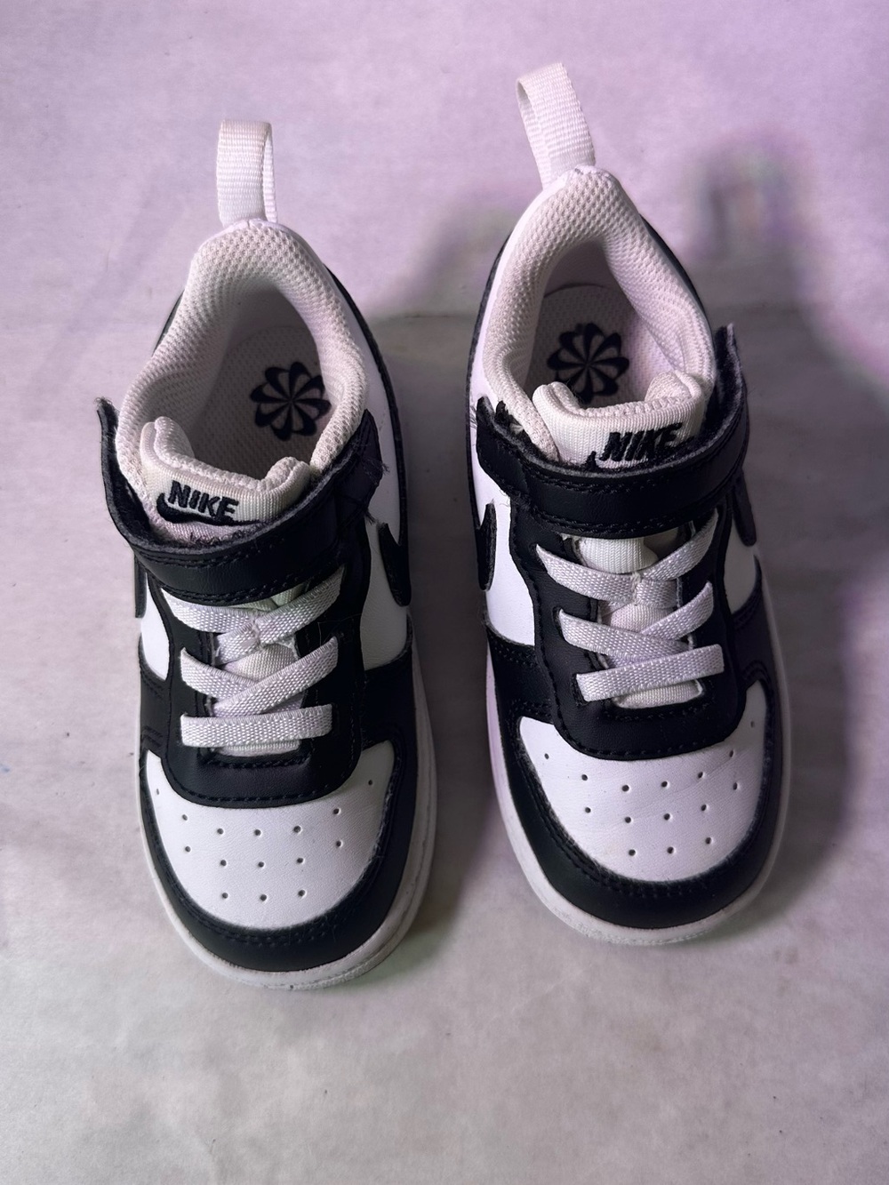 Nike Kids Black and White Low-Top Strap Sneaker - Picture 4 of 9